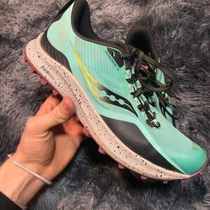 Saucony Women's Athletic Shoes - Teal, Black, and Yellow